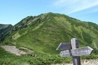 目指す石狩岳はどっしりと