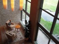 マウンテンビューラウンジ