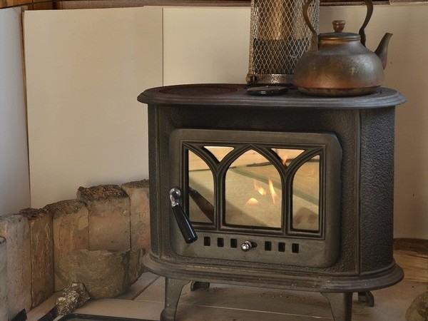 オーナー手作りの丸太小屋です。