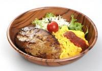 ロコモコライス（ハンバーグ・生野菜・スクランブルエッグ）　650円