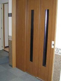 全館バリアフリー2階用エレベータ