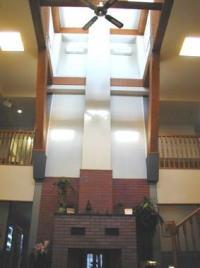 広々とした吹き抜け空間