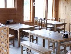 風通しの良い店内は、夏場でも快適にお過ごしいただけます