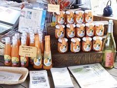 店内では、農園のオリジナル商品を販売しております