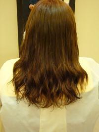 矯正毛の毛先にパーマ