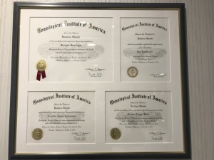 当店スタッフは、米国宝石学会G・I・A　G・G(Gradeate Gemologist):宝石学修了者の取得者３名在籍