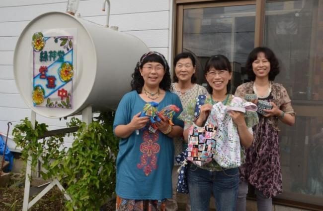 青い屋根・白い壁が目印の一戸建てです♪