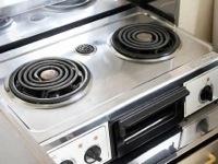 キッチンは電気コンロ