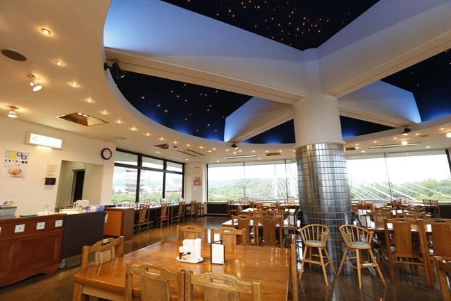 レストラン「ラ・フルール」