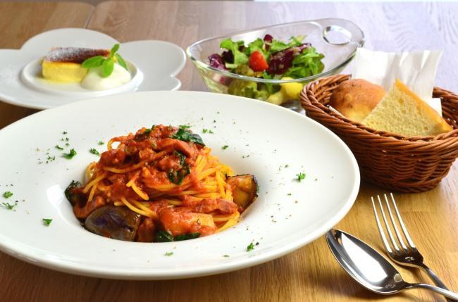 ランチSセット　1,300円＋ドリンク代の半額料金