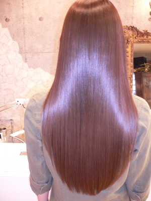 驚く艶と柔らかさが自慢！艶マジック縮毛矯正