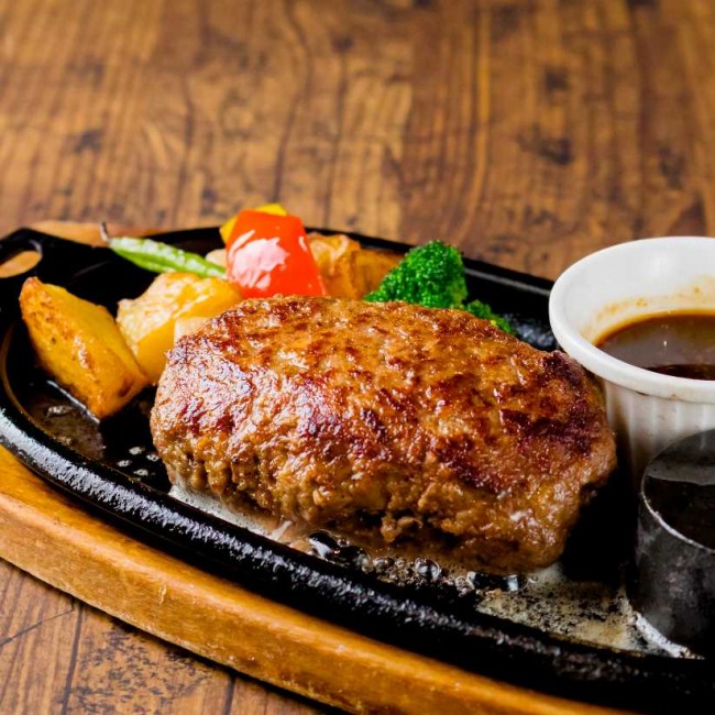 【帯広産ブランド牛『豊西牛』粗挽きジューシーハンバーグステーキ150g】1190円