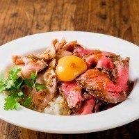 【ローストビーフ＆ローストポークのダブル丼】1390円