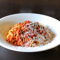 【ペコリーノチーズの粗挽きボロネーゼパスタ】1390円