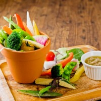 【彩り旬野菜の菜園バーニャカウダ】890円
