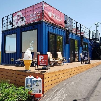 海上コンテナのカフェ