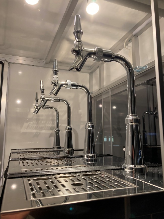 ビールサーバーを４台搭載