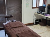 施術室内…ベッド周り２