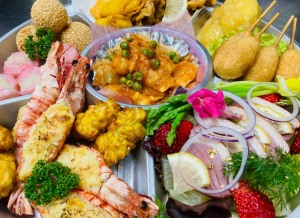 2021/12/24~25限定のクリスマスオードブルです
1台　4人前　6000(税込) [30個限定　完全御予約制]
ご希望のお客様はお電話にてご連絡下さいませ※写真はイメージです