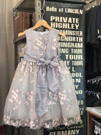 花柄刺繍オーガンジードレス　シルバーグレー