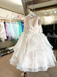 オーガンジーフリルドレス