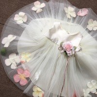 花びら入りチュールドレス