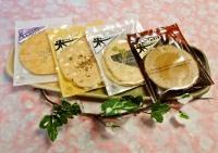 お米のせんべい　各80円