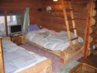 丸太コテージ内観