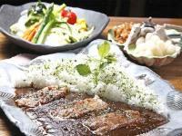 薬膳豚肉黒カレー