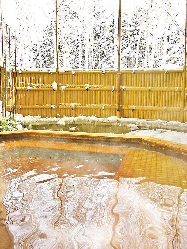 天然温泉かけ流しの、完全放流式です!