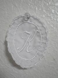 大きめ刺しゅうです。