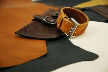 皮革専門店　ミリオン