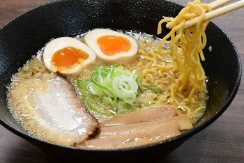 ラーメン工房 味の番番 さんろく店