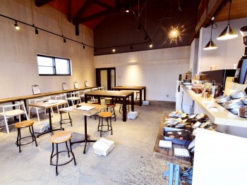 Dew by Wednesday cafe&bake